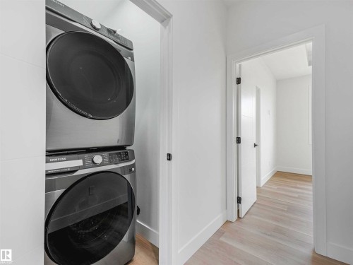 731 30 Street, Edmonton, AB - Indoor Photo Showing Laundry Room