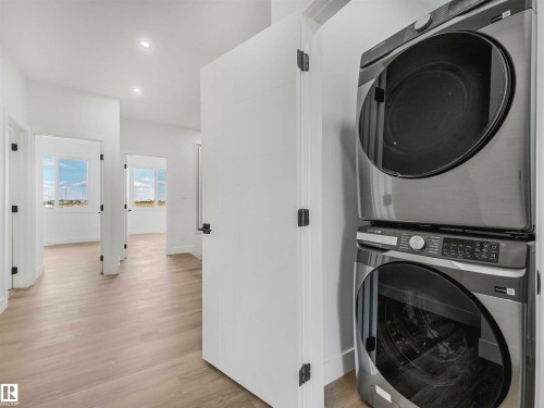 731 30 Street, Edmonton, AB - Indoor Photo Showing Laundry Room