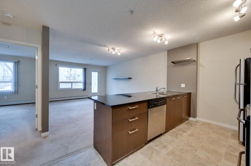 3104 9351 Simpson Drive, Edmonton, AB - Indoor Photo Showing Kitchen