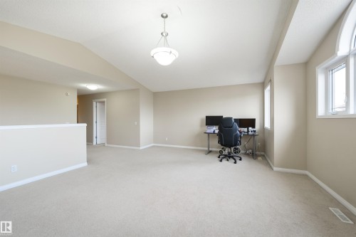 1215 Ormsby Lane, Edmonton, AB - Indoor