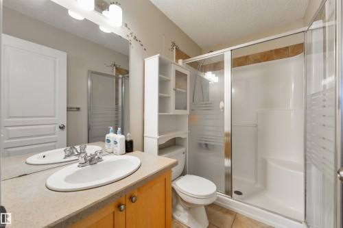 1215 Ormsby Lane, Edmonton, AB - Indoor Photo Showing Bathroom