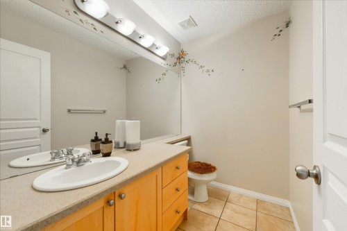 1215 Ormsby Lane, Edmonton, AB - Indoor Photo Showing Bathroom
