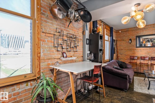 204 10141 95 Street, Edmonton, AB - Indoor