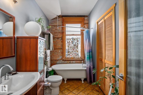 204 10141 95 Street, Edmonton, AB - Indoor Photo Showing Bathroom