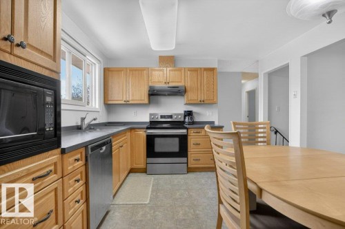 882 Knottwood Road S, Edmonton, AB - Indoor Photo Showing Kitchen