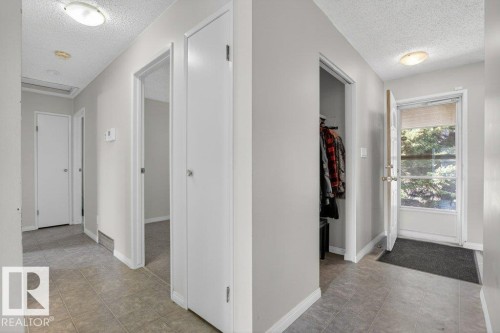 882 Knottwood Road S, Edmonton, AB - Indoor Photo Showing Other Room
