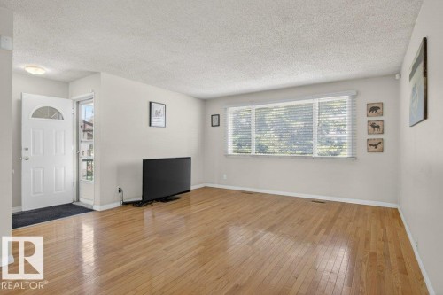 882 Knottwood Road S, Edmonton, AB - Indoor Photo Showing Other Room