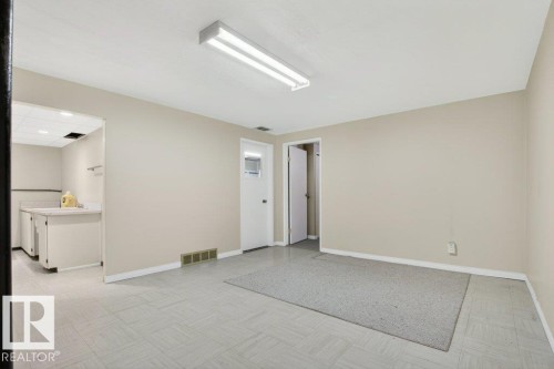 882 Knottwood Road S, Edmonton, AB - Indoor Photo Showing Other Room