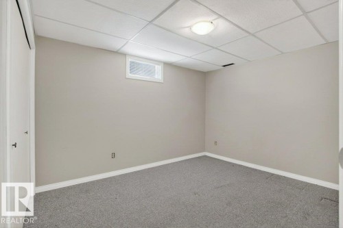 882 Knottwood Road S, Edmonton, AB - Indoor Photo Showing Other Room