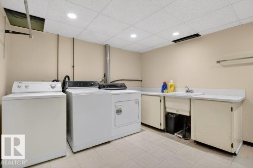 882 Knottwood Road S, Edmonton, AB - Indoor Photo Showing Laundry Room