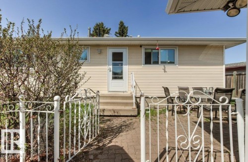 882 Knottwood Road S, Edmonton, AB - Outdoor