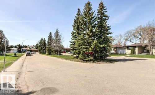 882 Knottwood Road S, Edmonton, AB - Outdoor
