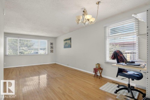 882 Knottwood Road S, Edmonton, AB - Indoor Photo Showing Office