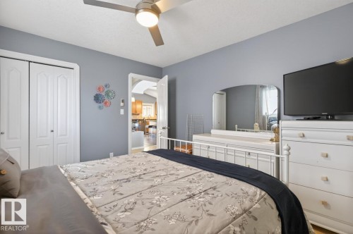 13419 140 Avenue, Edmonton, AB - Indoor Photo Showing Bedroom