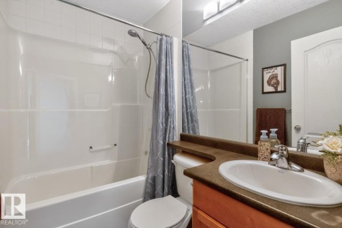 13419 140 Avenue, Edmonton, AB - Indoor Photo Showing Bathroom