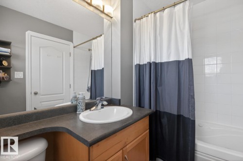 13419 140 Avenue, Edmonton, AB - Indoor Photo Showing Bathroom