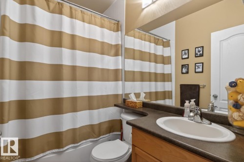 13419 140 Avenue, Edmonton, AB - Indoor Photo Showing Bathroom
