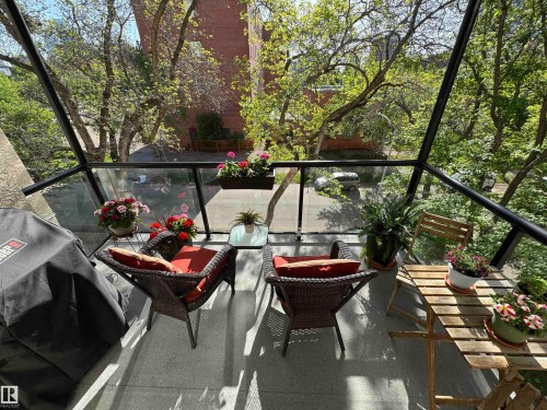 303 9828 112 Street, Edmonton, AB - Outdoor