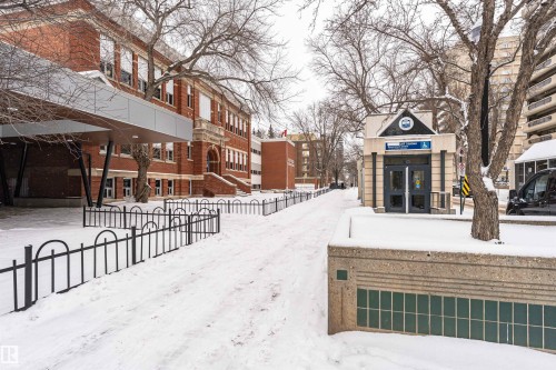 303 9828 112 Street, Edmonton, AB - Outdoor