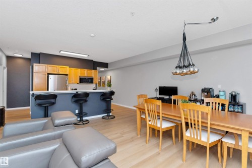 303 9828 112 Street, Edmonton, AB - Indoor