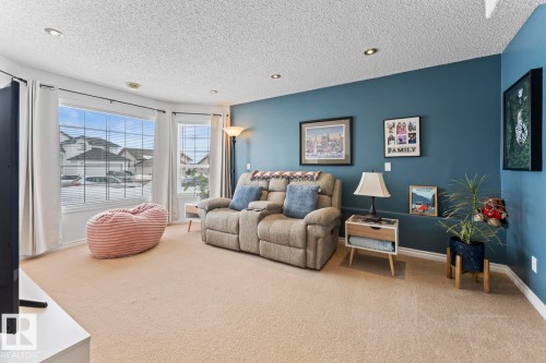 616 20 Street, Cold Lake, AB - Indoor Photo Showing Living Room