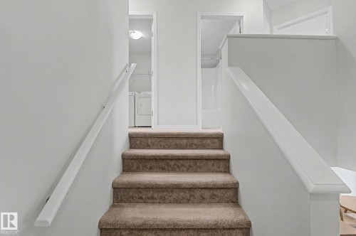 1747 Chapman Way, Edmonton, AB - Indoor Photo Showing Other Room