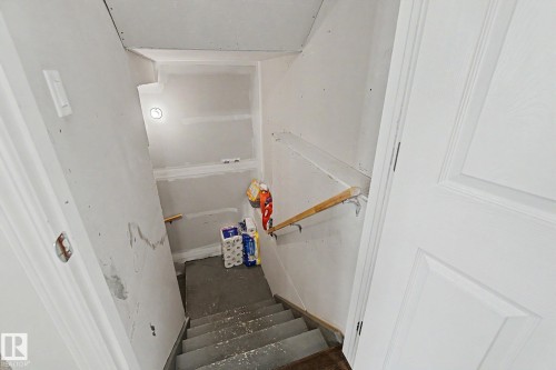 1747 Chapman Way, Edmonton, AB - Indoor Photo Showing Other Room