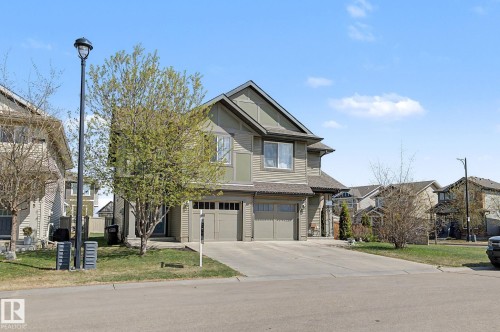 1747 Chapman Way, Edmonton, AB - Outdoor With Facade