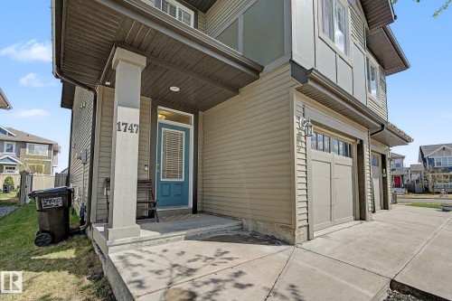 1747 Chapman Way, Edmonton, AB - Outdoor With Exterior