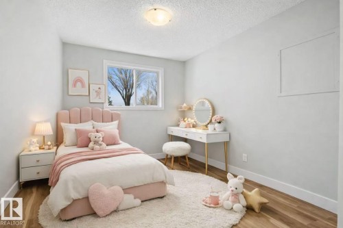 4209 25 Avenue, Edmonton, AB - Indoor Photo Showing Bedroom