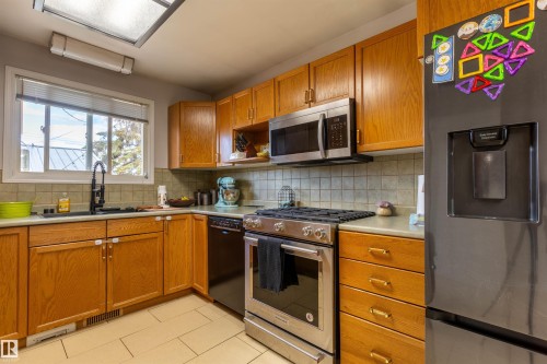 10379 108 Avenue, Westlock, AB - Indoor Photo Showing Kitchen