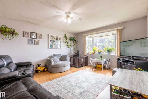 10379 108 Avenue, Westlock, AB - Indoor Photo Showing Living Room