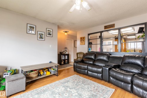 10379 108 Avenue, Westlock, AB - Indoor Photo Showing Living Room
