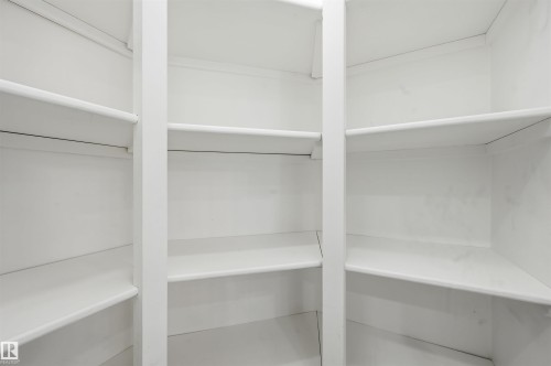 926 Thompson Place, Edmonton, AB - Indoor With Storage