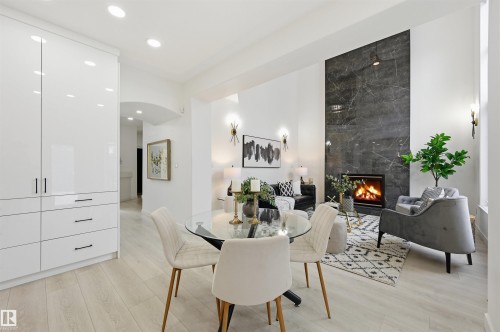 926 Thompson Place, Edmonton, AB - Indoor Photo Showing Dining Room