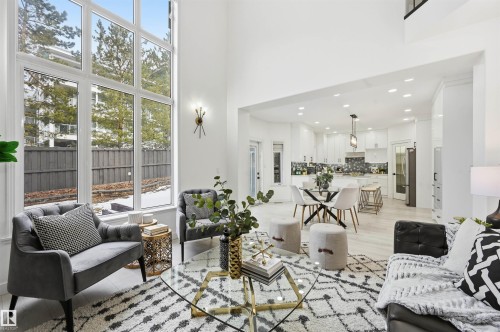 926 Thompson Place, Edmonton, AB - Indoor