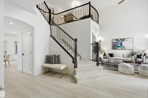 926 Thompson Place, Edmonton, AB - Indoor