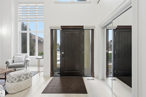 926 Thompson Place, Edmonton, AB - Indoor Photo Showing Other Room