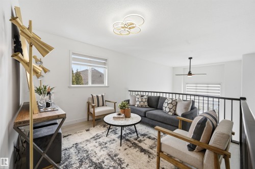 926 Thompson Place, Edmonton, AB - Indoor Photo Showing Living Room