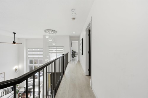 926 Thompson Place, Edmonton, AB - Indoor Photo Showing Other Room