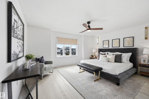 926 Thompson Place, Edmonton, AB - Indoor Photo Showing Bedroom