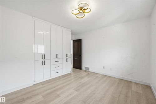 926 Thompson Place, Edmonton, AB - Indoor Photo Showing Other Room