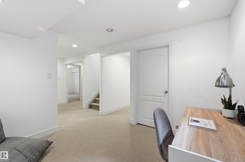 926 Thompson Place, Edmonton, AB - Indoor Photo Showing Office