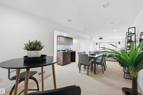 926 Thompson Place, Edmonton, AB - Indoor Photo Showing Dining Room