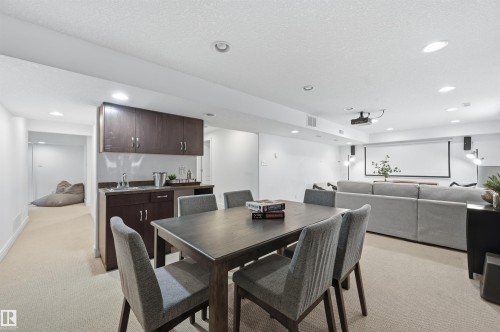 926 Thompson Place, Edmonton, AB - Indoor Photo Showing Dining Room