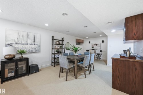 926 Thompson Place, Edmonton, AB - Indoor Photo Showing Dining Room