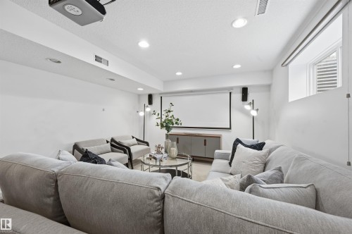 926 Thompson Place, Edmonton, AB - Indoor