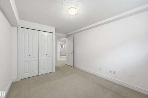 926 Thompson Place, Edmonton, AB - Indoor Photo Showing Other Room