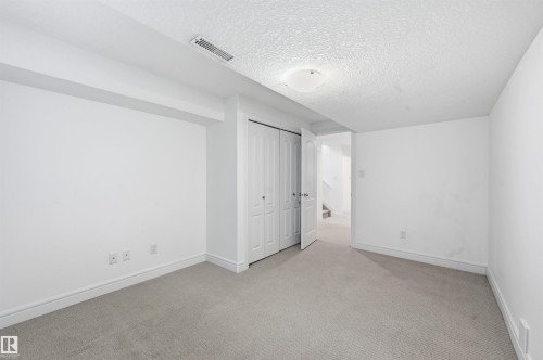 926 Thompson Place, Edmonton, AB - Indoor Photo Showing Other Room