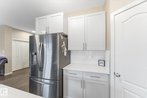 8 Treble Landing, Spruce Grove, AB - Indoor Photo Showing Kitchen